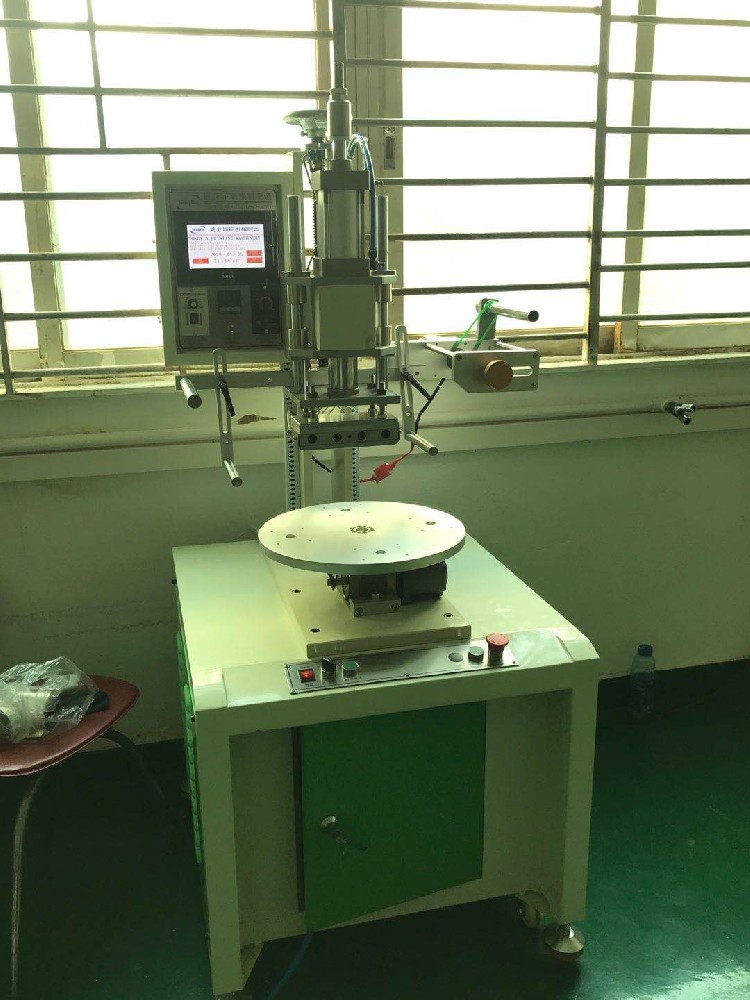 TYT-150F4C自動(dòng)四工位轉(zhuǎn)盤平面燙金機(jī)